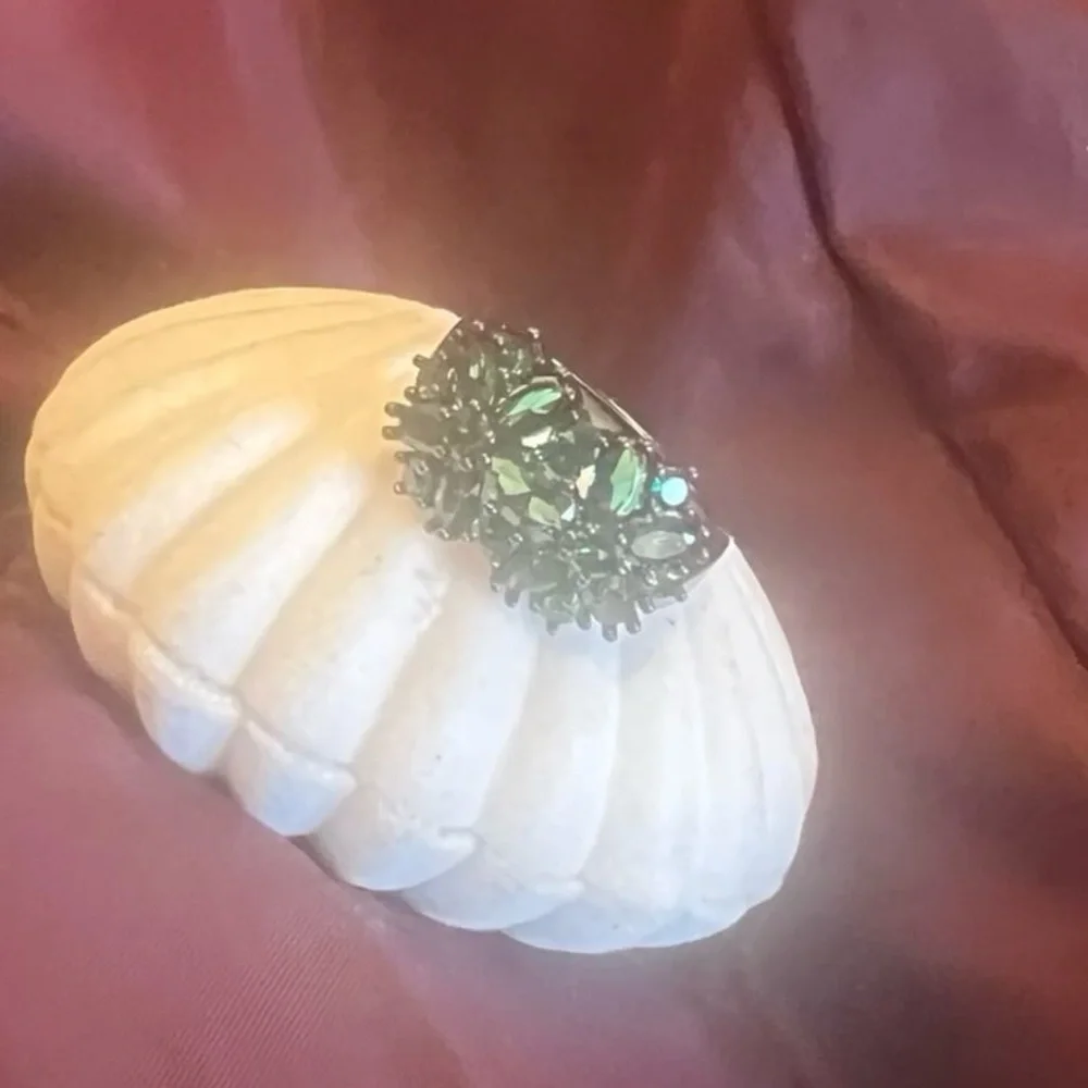 Hematite finish emerald crystals floral size 8 ring HRFG1